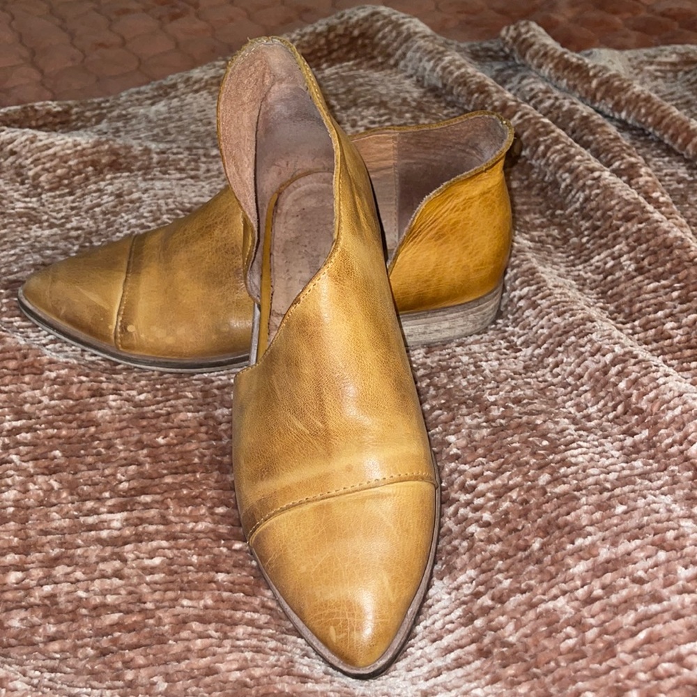Free People Royale Flats, size 38, tan/cognac color, EUC